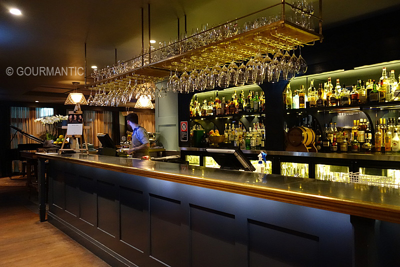 The Oxford Bar @ Hotel Centennial